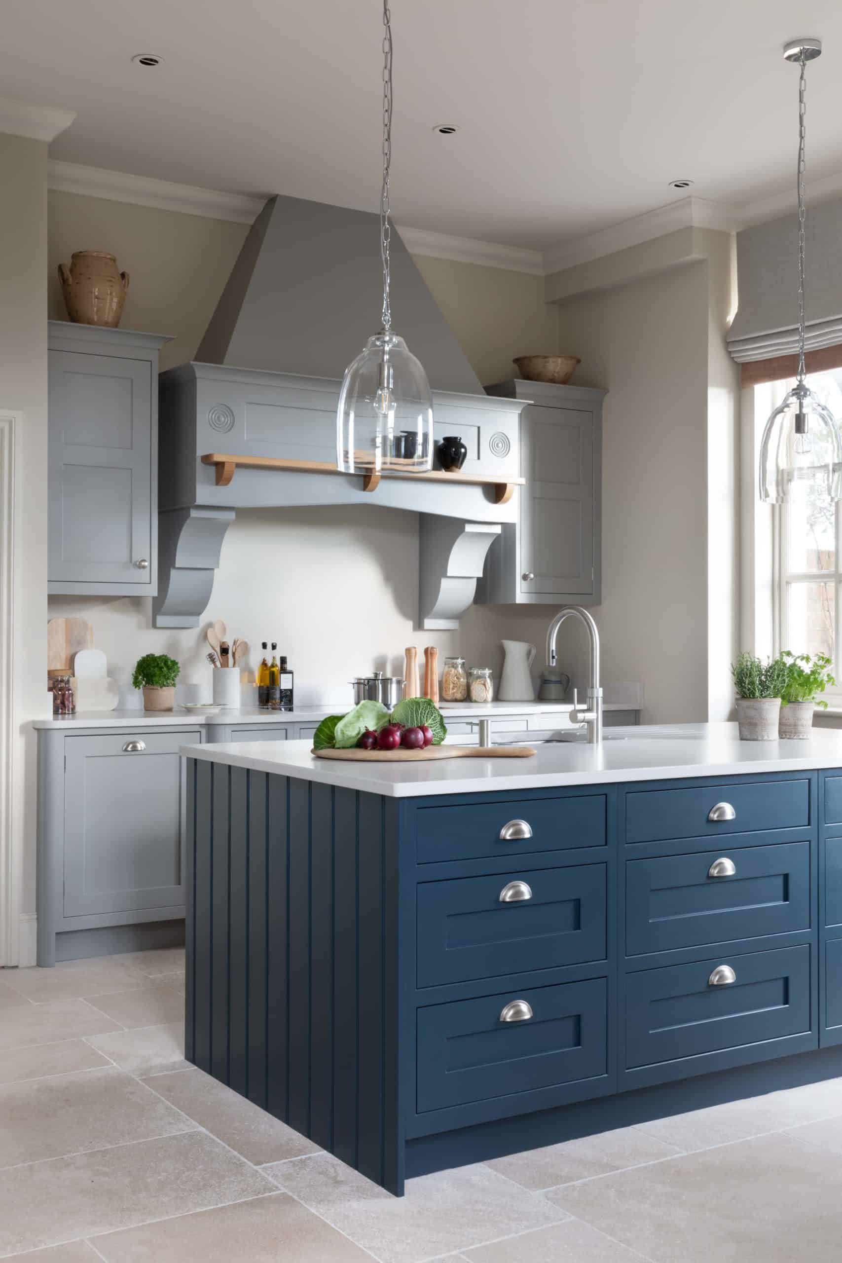 A Signature Bespoke Shaker Kitchen in an Historic Location - Searle and ...